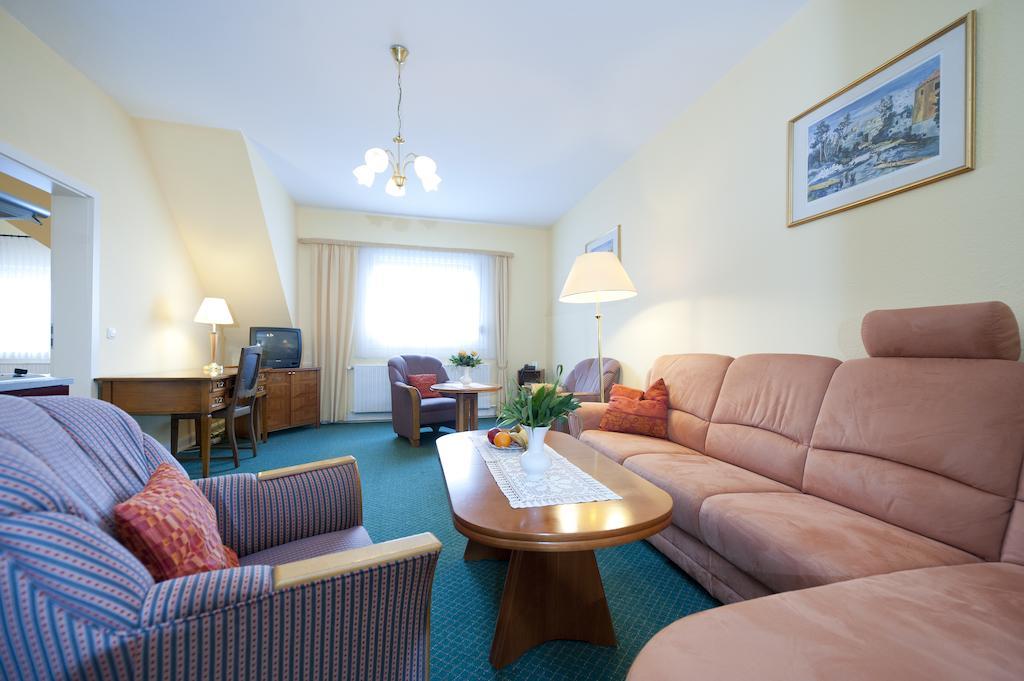 Hotel Spöttel Bad Nauheim Buitenkant foto